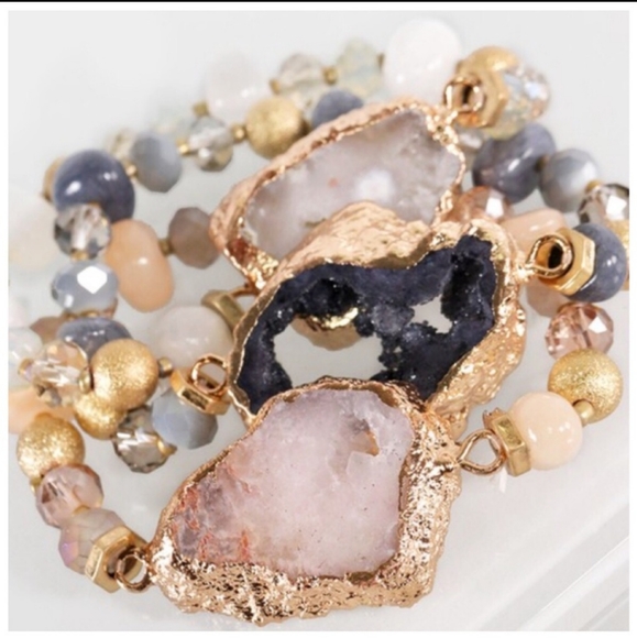 (SOLD)NWT Electroplated Natural Raw Stone Bracelet - Picture 6 of 8